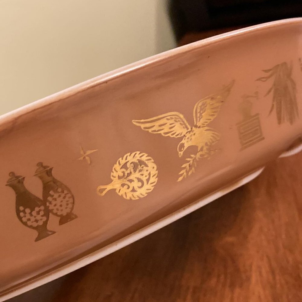 Vintage Pyrex Early American/Brown/ Gold/ Eagle 1 1/2 Qt. Divided Dish - Picture 2 of 12